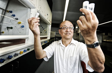 Professor Huai-Yong Zhu from QUT Chemistry