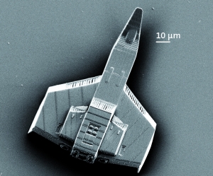 Printing on the micrometer scale: Writing time for a miniaturized spacecraft is reduced to less than one minute without loss of quality. (Photo: Nanoscribe)