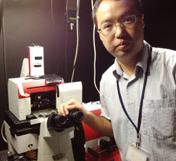 Dr Hu Chen of the National University of Singapore with his JPK NanoTracker optical tweezers system 