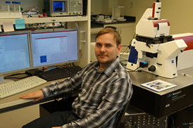 Pavel Dutov at the Illinois Institute of Technology with his JPK NanoTracker Optical Tweezers system.