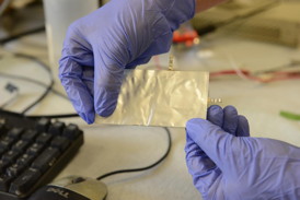 Stanford scientists have invented a flexible, high-performance aluminum battery that charges in about 1 minute.
CREDIT: Mark Shwartz, Precourt Institute for Energy, Stanford University
