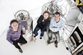 Project leader Andrea Morello (left) with lead authors Stephanie Simmons (middle) and Juan Pablo Dehollain (right) in the UNSW laboratory where the experiments were performed.
CREDIT: Paul Henderson-Kelly/UNSW