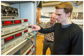 The experiments are carried out at ultra low temperatures close to absolute zero, which is minus 273 degrees C. Sven Albrecht and Charles Marcus follow the measurements.
Credit: Ola Jakup Joensen, Niels Bohr Institute