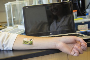 This flexible wearable sensor can be worn on the arm to detect alcohol level.
CREDIT: UC San Diego