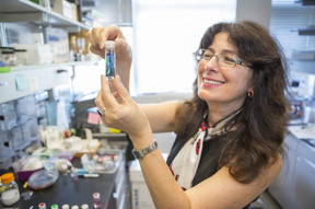 This is Harvard professor Joanna Aizenberg.
CREDIT: Eliza Grinnell, Harvard John A. Paulson School of Engineering and Applied Sciences