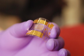 Literal flexibility may bring the power of a new transistor developed at UW-Madison to digital devices that bend and move.
CREDIT
Photo courtesy of Jung-Hun Seo, University at Buffalo, State University of New York
