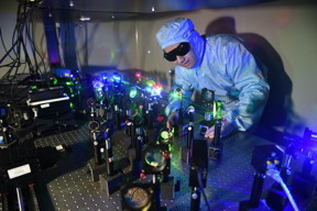 Researchers created a nanofilm that can store data holographically and is environmentally stable. Here, Shencheng Fu carries out experiments with the new film.
CREDIT
Northeast Normal University
