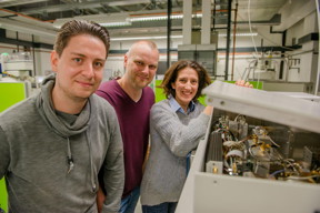 Hendrik Gddeke, Lars Schfer und Enrica Bordignon (from the left) in their laboratory.
CREDIT
 RUB, Marquard