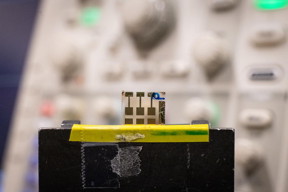 The tiny unit that can both receive and transmit optical signals.

CREDIT
Magnus Johansson
