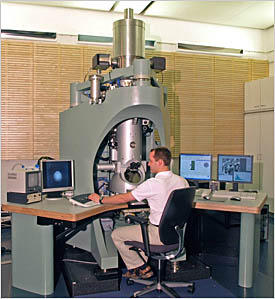 Dr. Christoph Koch, scientist at the StEM of the Max-Planck-Institute for Metals Research (Stuttgart/Germany) conducts experiments with the SESAM TEM.