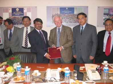 Dr. Parag Diwan, Vice Chancellor, UPES(R) and Dr. David Johnston, President, UW (L) while Signing the MOU