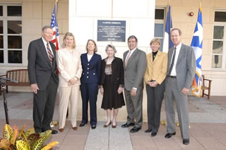 (On March 11, 2008, UTSA dedicated the Robert J. Kleberg, Jr.
and Helen C. Kleberg Commons in honor of the Foundations
ongoing commitment to support UTSA research.) 