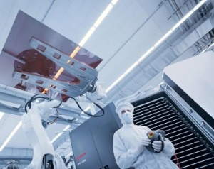 Oerlikon Solar thin-film manufacturing technology (Photo: Business Wire)