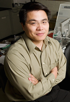 Photo by L. Brian Stauffer
Mechanical science and engineering professor Min-Feng Yu and collaborators have developed a membrane-penetrating nanoneedle. Nanoneedle-based delivery is a powerful new tool for studying biological processes and biophysical properties at the molecular level inside living cells, Yu said.