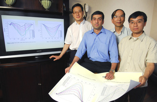 Georgia Tech researchers illustrate how their new technique improves measurement of nanostructure properties. Shown (l-r) are Zhong Lin Wang, V. Roshan Joseph, C.F. Jeff Wu and Xinwei Deng. 