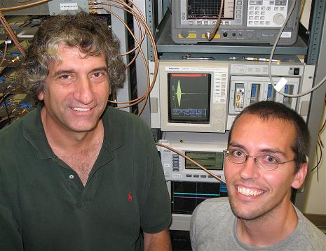 John Martinis and
Matthew Neeley in the lab.

Photo: George Foulsham,
Office of Public Affairs, UCSB.