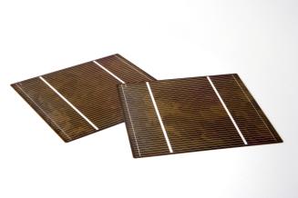 Imec epitaxial thin-film silicon solar cell on low-quality substrate with screen printed metal lines achieving efficiencies of up to 14.7%.