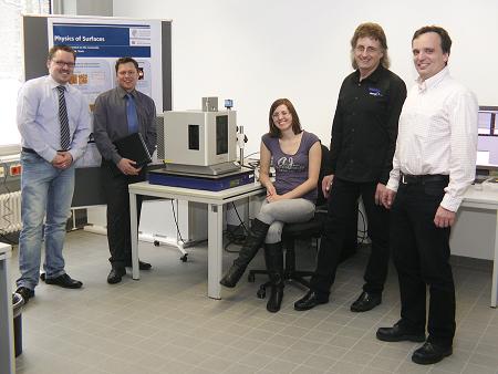 Shown with the Cypher AFM system, left to right:  Dr Lars Niemann, CSI Research Coordinator; Benjamin Holmes, Sales Manager for Atomic Force; Agnieska Voss, PhD student; Friedhelm Freiss, Service Manager for Atomic Force; and Robert Stark, Professor of Physics at Surfaces at the CSI Darmstadt.