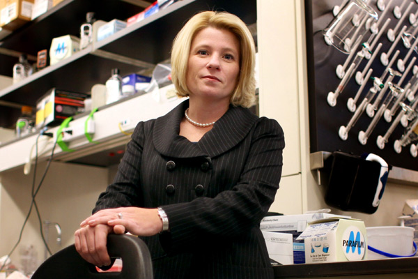 Pharmacy professor Shana Kelley's creative nanotechnology research has earned her the 2011 Steacie Prize. (Pharmacy photo)