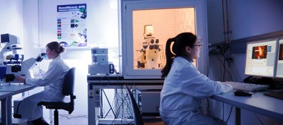 Ramona Ring & Lu Dao of the Franz Group at Karlsruhe using JPK NanoWizard systems.