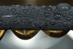 Jumping-droplet superhydrophobic condensation shown on a nanostructured CuO tube.
Image courtesy of the researchers