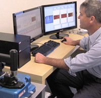 Anasys Vice President of Development, Kevin Kjoller, working with the AFM-IR nanospectroscopy system