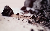 Powder from inexpensive, high-grade charcoal can be used to make hydrogen gas, a development that could help pave the way toward the touted hydrogen economy.
Credit: Photodisc/Thinkstock.