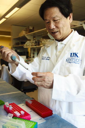 Peixuan Guo, director of UK's Nanobiotechnology Center, is one of the top nanobiotechnology experts in the world.
CREDIT: University of Kentucky Public Relations