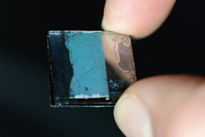 Filled with suitable organic polymers the highly porous germanium nanofilm becomes a hybrid solar cell. Because the germanium nanostructure forms an inverse opal-structure, the material shimmers like opal.
CREDIT: Andreas Battenberg / TUM