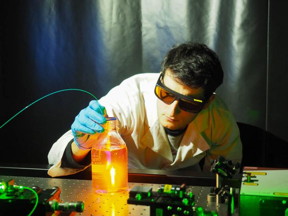 The optical fiber probe can generate and harness light to detect temperature changes in biological systems.
CREDIT: Research Contact: Stefan Musolino stefan.musolino@adelaide.edu.au Erik Schartner erik.schartner@adelaide.edu.au