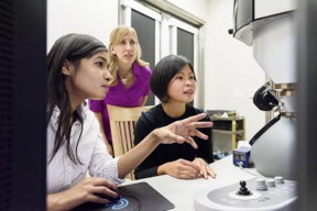 Using advanced electron microscope techniques, (left to right) graduate student Fariah Hayee, Professor Jen Dionne and senior research scientist Ai Leen Koh captured extremely high-resolution video of atoms moving in and out of nanoparticles.
CREDIT
L.A. Cicero