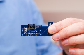 A MEMS-based atomic force microscope developed by engineers at the University of Texas at Dallas is about 1 square centimeter in size (top center). Here it is attached to a small printed circuit board that contains circuitry, sensors and other miniaturized components that control the movement and other aspects of the device.
CREDIT
University of Texas at Dallas