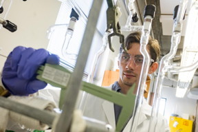 Rice University postdoctoral researcher Andrew Leitner prepares an oxygen-evolution catalyst. When evenly applied to a semiconductor, the film catalyzes solar water splitting for energy production and other applications.
CREDIT
Jeff Fitlow/Rice University