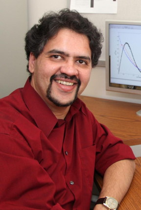 Yogesh Joglekar, Ph.D., Associate Professor of Physics, IUPUI is a theoretical physicist with interests in graphene, PT-waveguides, memristors, and mathematics.
CREDIT
School of Science, IUPUI
