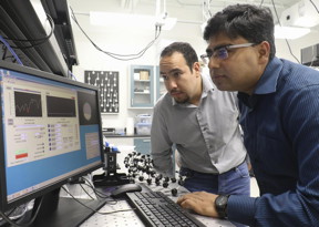 A University of Central Florida team has designed a nanostructured optical sensor that for the first time can efficiently detect molecular chirality -- a property of molecular spatial twist that defines its biochemical properties.
CREDIT
University of Central Florida: Karen Norum