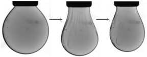 Nanocrystals within a liquid droplet that is injected into an oily solution (left) are chemically compressed into a solid-like "jammed" 2D state (middle) -- which causes wrinkles to form on the surface of the droplet -- and then revert to a relaxed, liquid-like state (right) in which the wrinkles smooth out.

CREDIT
Lawrence Berkeley National Laboratory