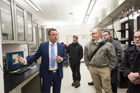Don Figer, director of RITs Future Photon Initiative, led leaders in quantum science and technology on a tour of RITs photonics research facilities during the Photonics for Quantum Workshop earlier this year. Credit: A. Sue Weisler/RIT