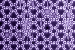 Using a simple rod-like building block with hydroxamic acids at both ends scientists at the Technical University of Munich created self-assembling porous, chrial nano structures.

CREDIT
Bodong Zhang / TUM