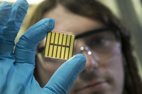 In terms of efficiency, perovskite solar cells have caught up on silicon solar cells, but some of their properties are not yet understood completely.

CREDIT
Markus Breig, KIT