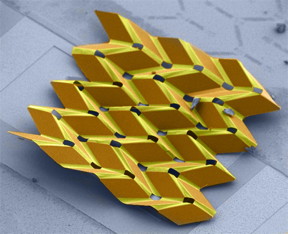 Army-funded researchers create nanosized robots that fold themselves into 3D configurations and could enable locomotion, novel metamaterial design and highly-fidelity sensors.

CREDIT
Courtesy Cornell University